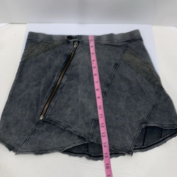 Free People Acid Washed Asymmetrical Zippered Jagged Edge Mini Skirt Size Small - Picture 12 of 12